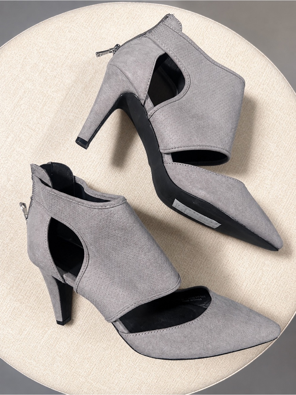 Women's Gray Cutout Pointed-Toe Heels with Back Zip